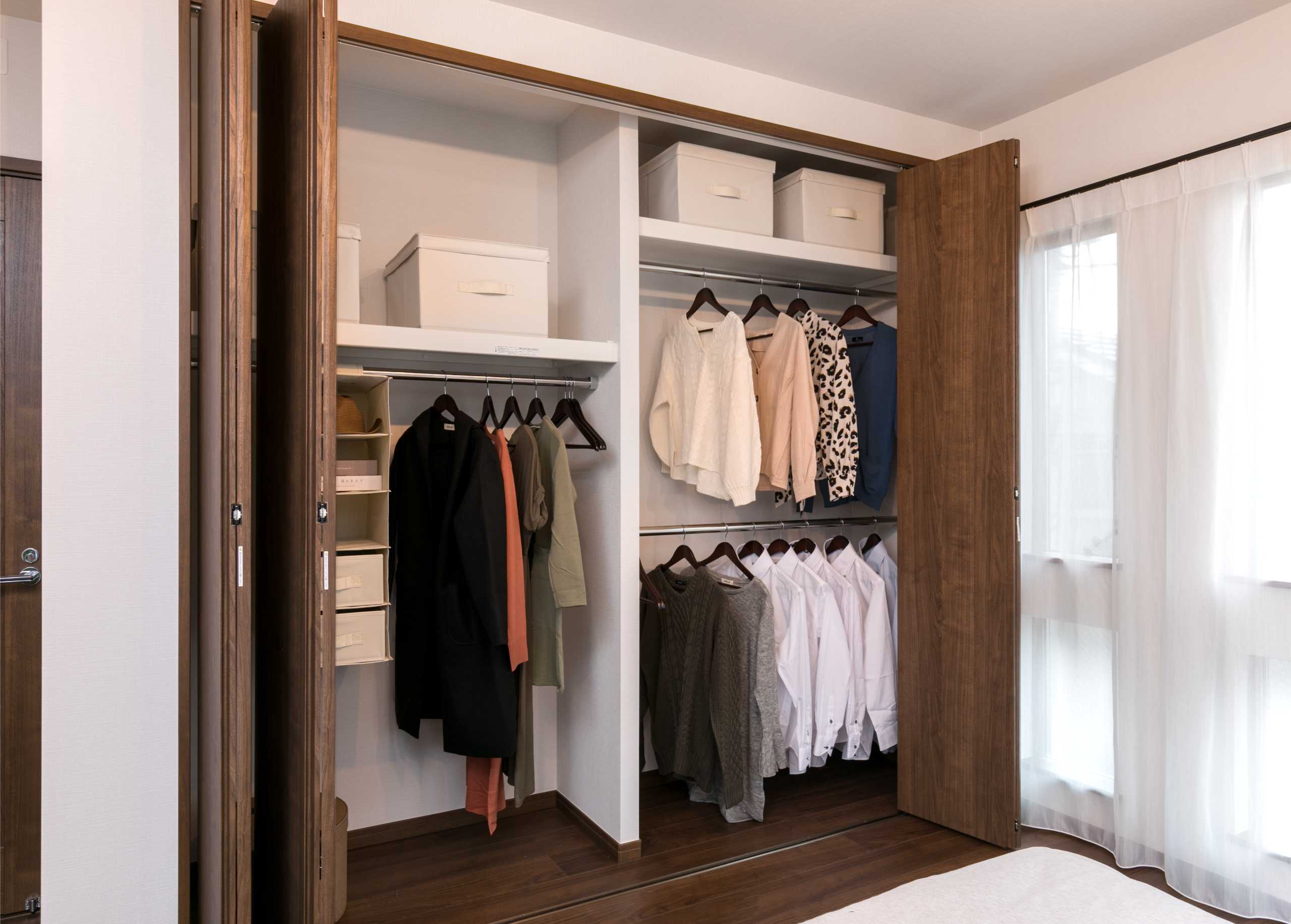 reach-in-closet