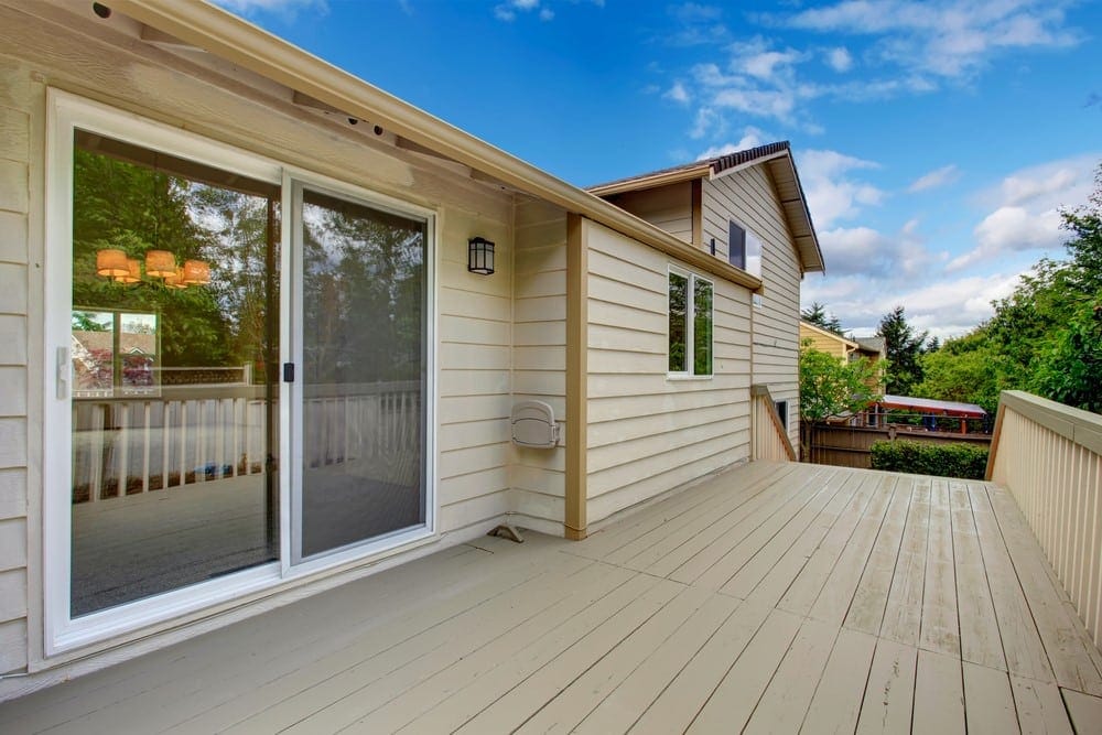 face of a home in Florida with a sliding glass door